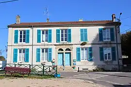 The town hall in Chardogne