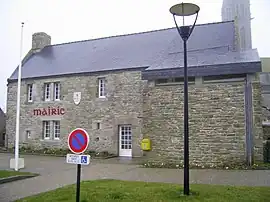 The town hall in Plourin