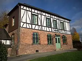 The town hall in Les Hogues