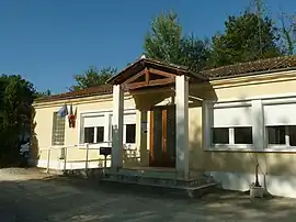 The town hall in Médillac