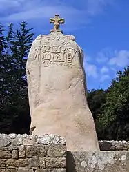 Saint Uzec menhir