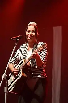 Mery Spolsky during a concert in Wrocław (2022)