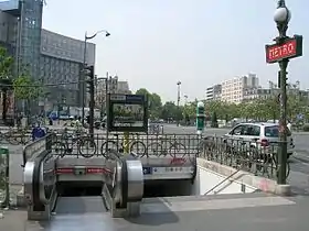 Street-level entrance at Place d'Italie