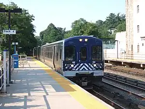 A Metro-North M7A entering Bronxville station