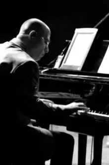 Mike Garson on piano in 2006