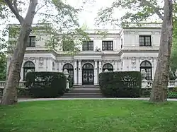 Moreland-Hoffstot House, built in 1914, at 5057 5th Avenue.