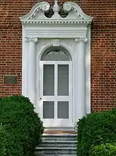 Door with swan's neck pediment, Maryland, c. 1788