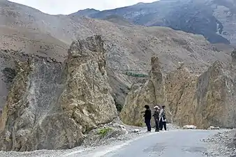 Clay pillars, Tabo - Lingti, Jun '18