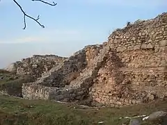 The quadrangular tower and Western walls