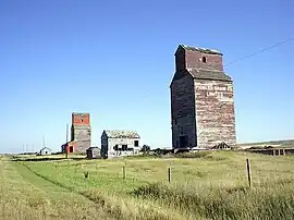 Abandoned grain elevators in Neidpath