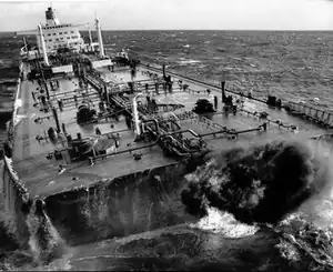 Neil Eliot's Walkley Award-winning photograph of the Kirki after its front fell off