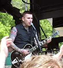 Nick 13 playing at a Warped tour in 2007.