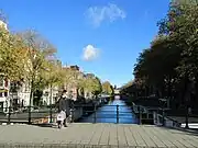 Nieuwe Prinsengracht in an easterly direction, seen from the bridge at the Amstel