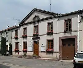 The town hall in Oëlleville