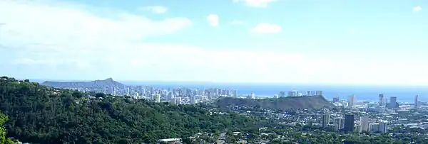 Diamond Head to the left, Punchbowl in the middle