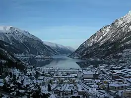 View of the town in February 2004