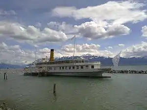 During the transformations of the building (until December 2013), a temporary exhibition is set up in this CGN boat, in front of the Olympic Park