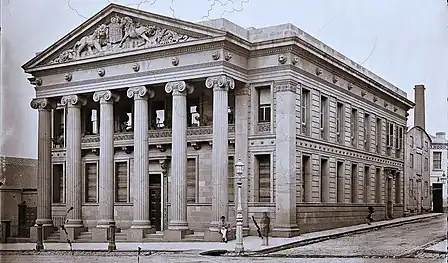 The Oriental Bank, pictured here in the 1870s, was located on the south-west corner of Queen Street and Flinders Lane, circa 1870s. The bank went out of business in around 1884 and was demolished shortly afterwards.