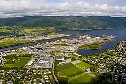 Orkanger seen towards northwest. By Åge Hojem, Trondheim havn.