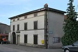 The town hall in Ortoncourt