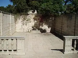 Outdoor reading room