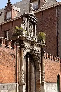 Old entrance to the Verversdijk buildings