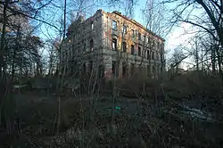 Abandoned manor in Krzydłowice