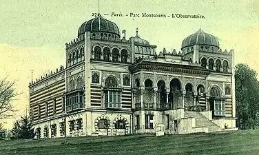 The Palais du Bardo, a reduced-size replica of the Palace of the Bey of Tunis, was a landmark of the park until it burned down in 1991.