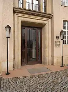 Main entrance, Basteiplatz