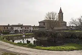 The church and surroundings in Pelleport