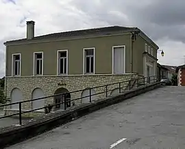 The town hall in Pessan