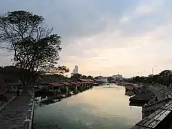 Pettah Floating Market at dusk