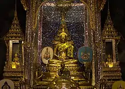 A replica of the Bangkok Phra Phuttha Sihing, used as the principal Buddha image of Wat Ratchapradit.