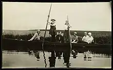 Students picnic on the Union Canal in 1922.