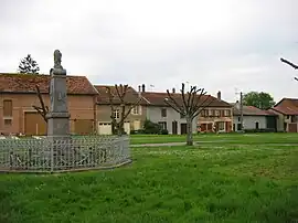 The war memorial in Marcq