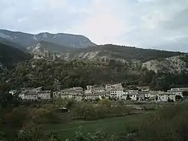 The village of Pontaix, with the ruins of the château