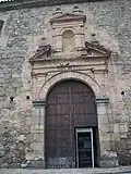 Close-up of the entrance, main portal (Baroque unadorned)