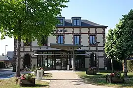 The town hall in Préaux