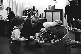 Image 40President Lyndon B. Johnson with a basket of puppies in 1966 (from Puppy)