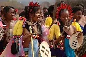 Swazi royals with small, ornamental shields, i.a. associated with Nomkhubulwana ceremonies: 115 