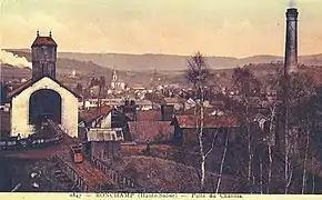 Close-up view of the extraction building, with the town of Ronchamp in the background.