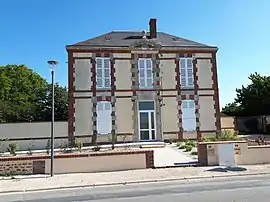 The town hall in Réclainville