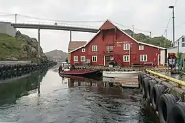 Sjøhus and canal