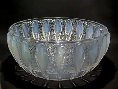 Perruches ("Parakeet") bowl of opalescent glass, by René Lalique