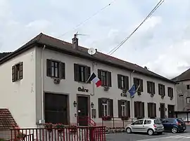 The town hall and school in Raon-sur-Plaine