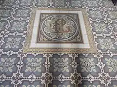 Floor with the Royal Cabinet's logo