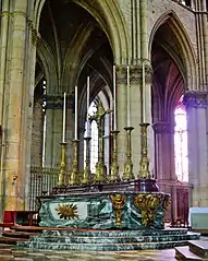 The main altar, in the transept (copy of 1747 altar)