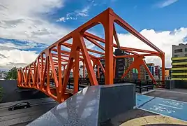 The "Rokkiporkkana" ("Rock'n'roll carrot") pedestrian bridge crosses over the Välimerenkatu street.