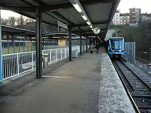 Metro platform at Ropsten station.