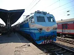 SS8 2001 in Nanjing West railway station